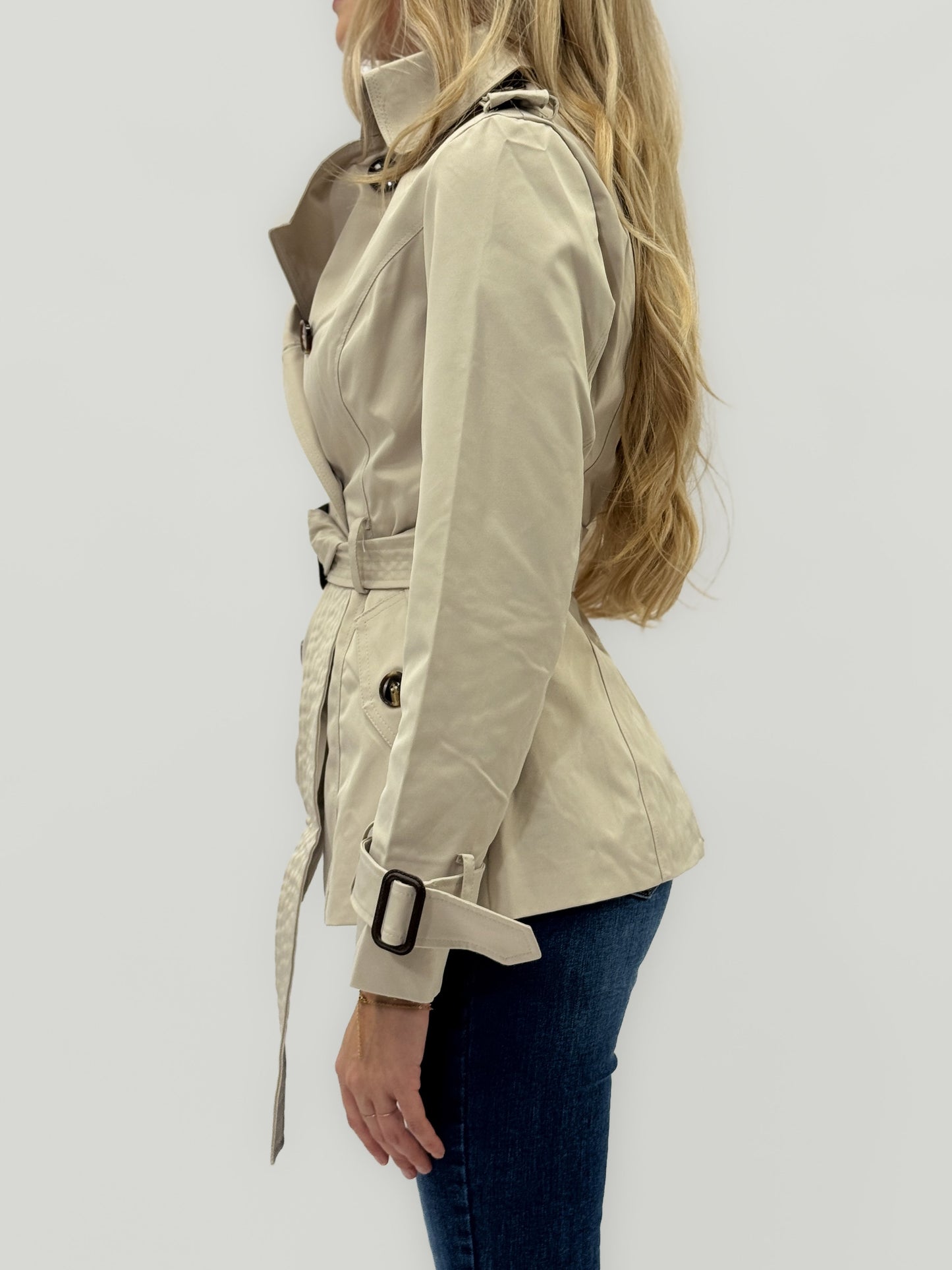 Trench court avec ceinture