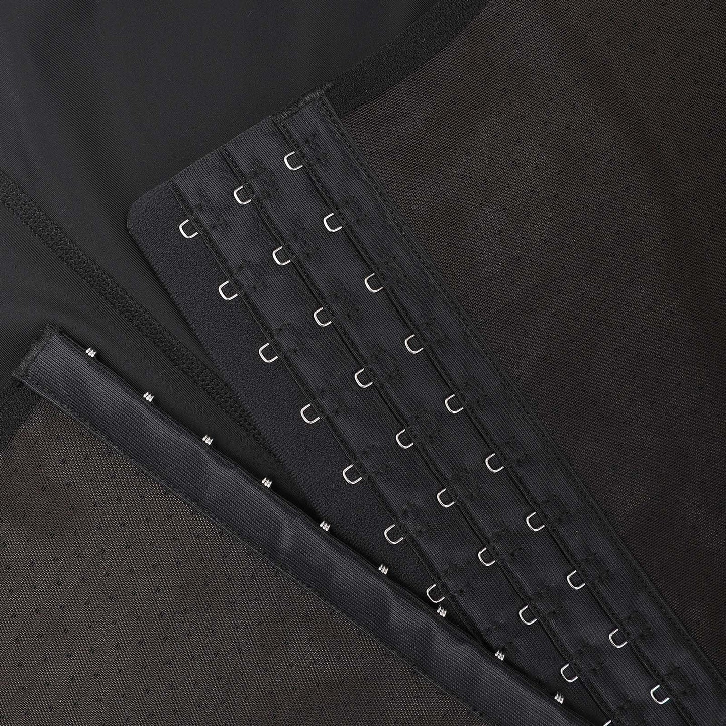 Felicia Short Powernet® - Body en Latex Aéré avec Poitrine Ouverte, Contrôle du Ventre et Compression Solide.