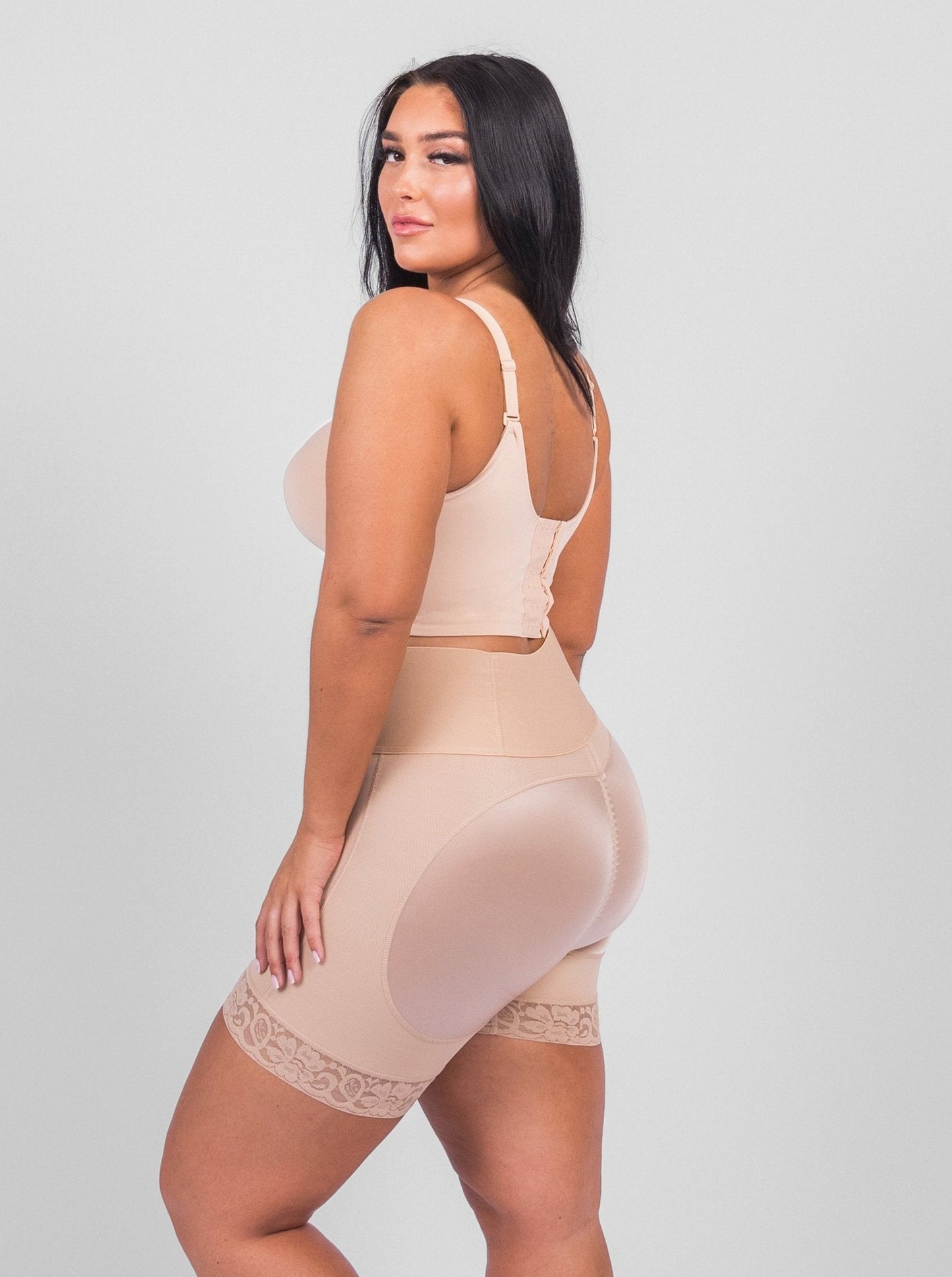 Jennica - Short Lifter de Fessiers 4 Baleines en Acier