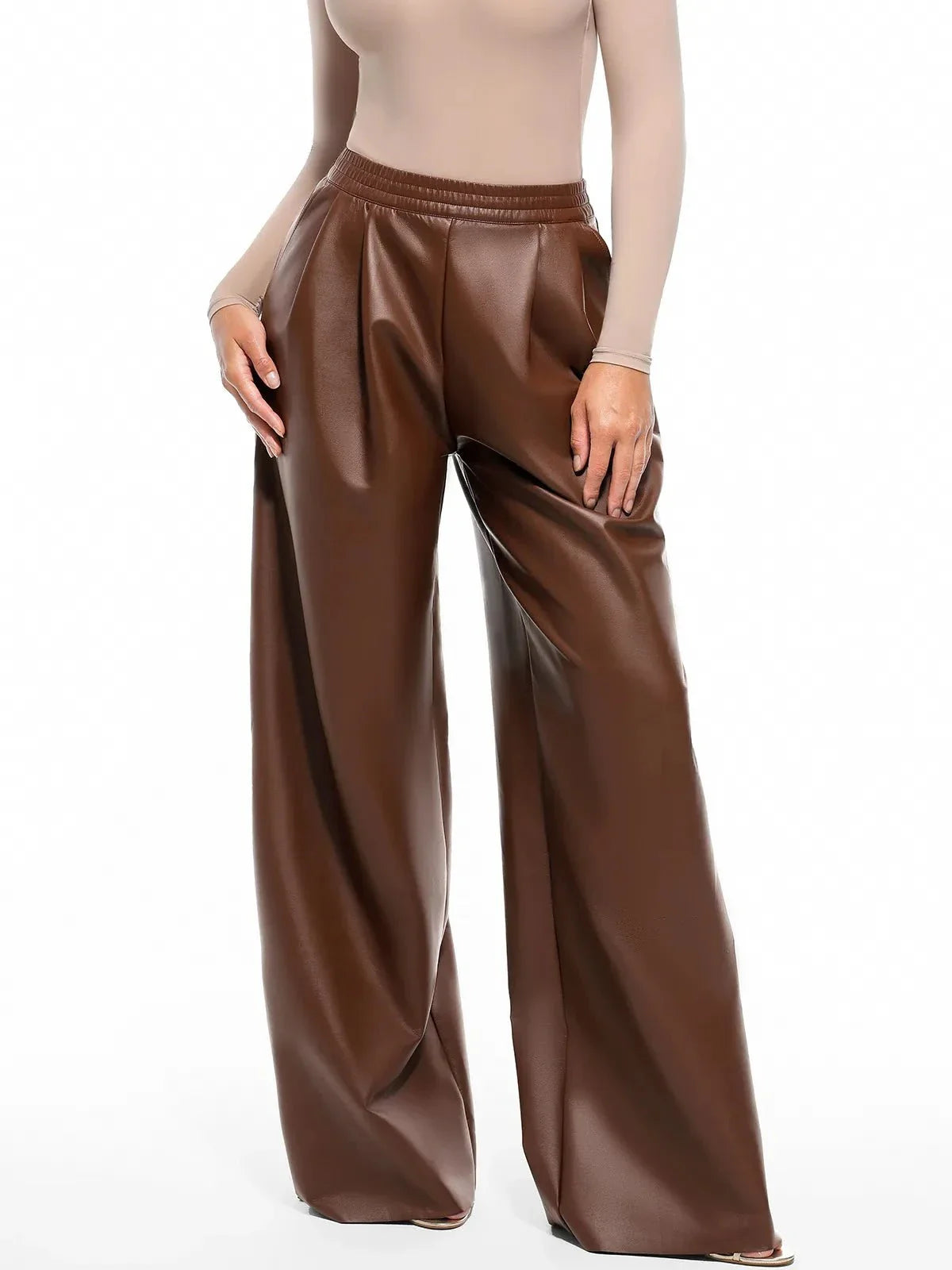 Pantalons larges taille haute en simili cuir