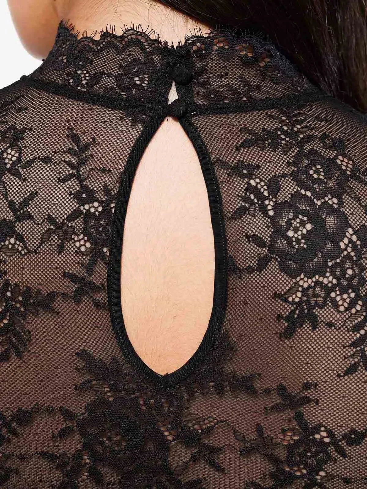 Robe Sculptante en Dentelle 2-en-1