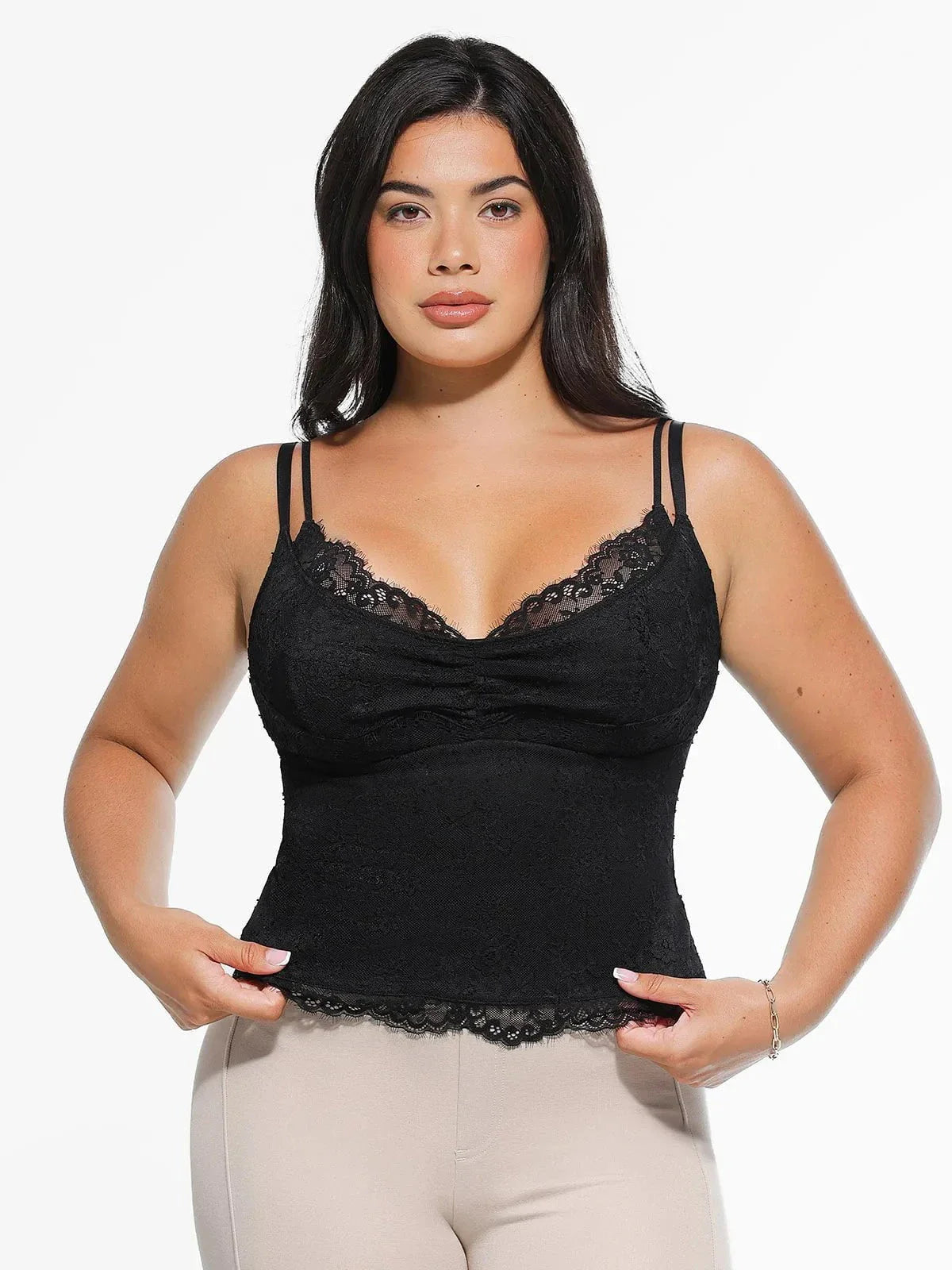 Camisole de Contournement en Dentelle