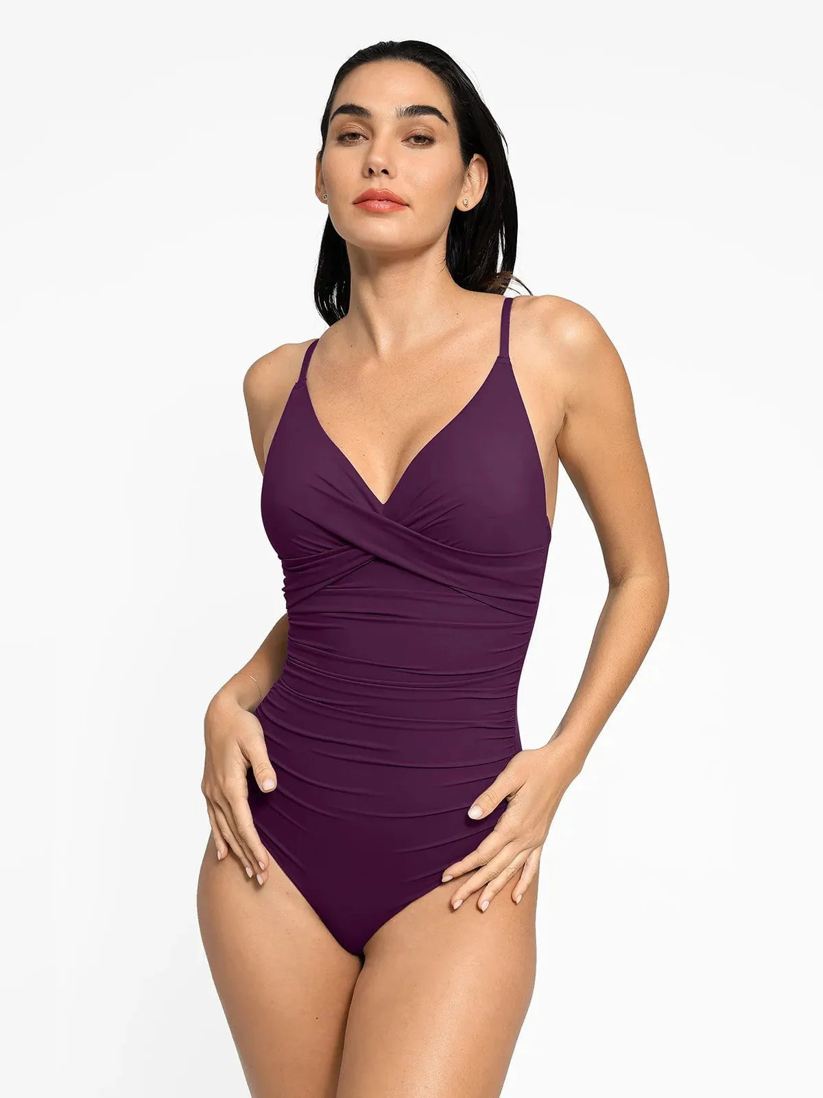 Maillot de bain une pièce sculptant à fronces et devant croisé
