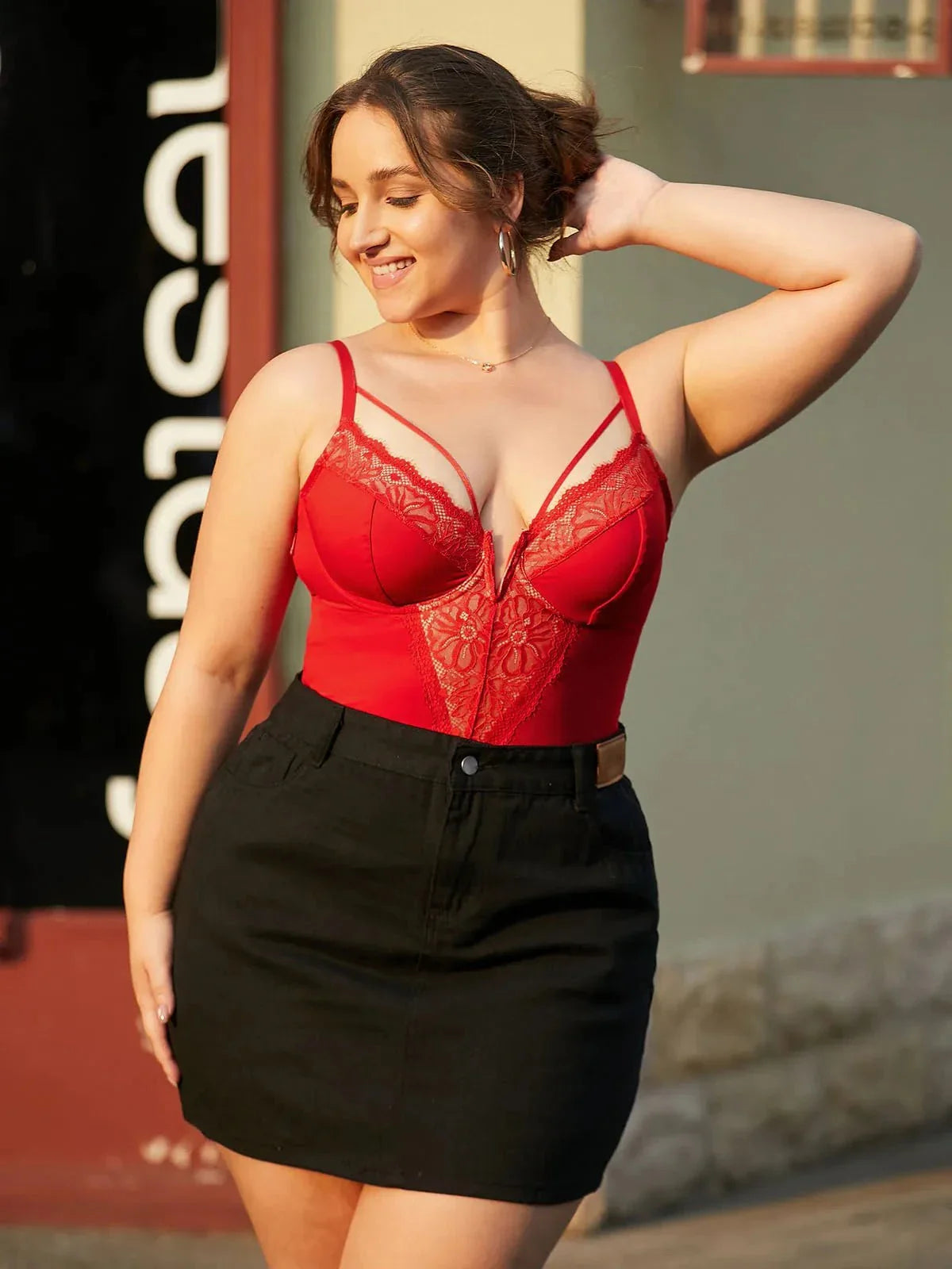 Body en dentelle avec contrôle du ventre et bretelles