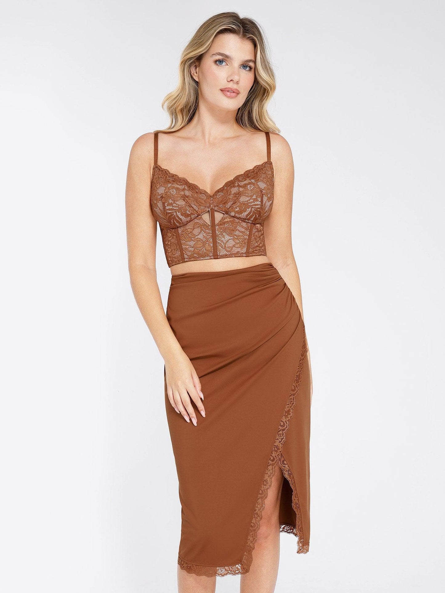Soutien-gorge en dentelle shapewear ou jupe midi amincissante