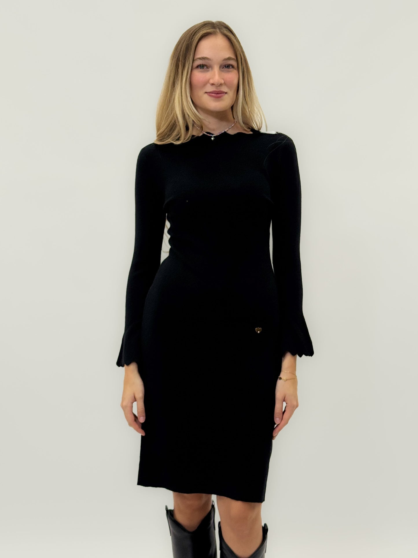 Robe midi en maille avec manches évasées