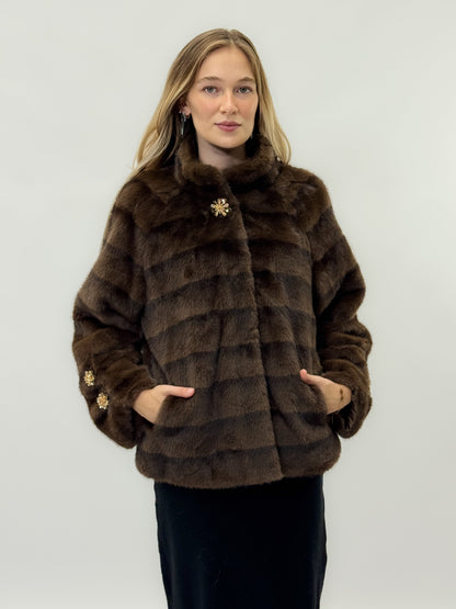 Veste en fausse fourrure avec ceinture à la taille et bouton bijou - Portofino