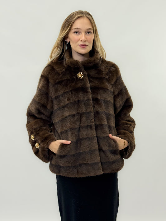 Veste en fausse fourrure avec ceinture à la taille et bouton bijou - Portofino