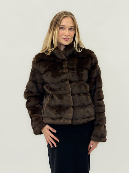 Veste en Éco-fourrure Marron à Rayures Horizontales