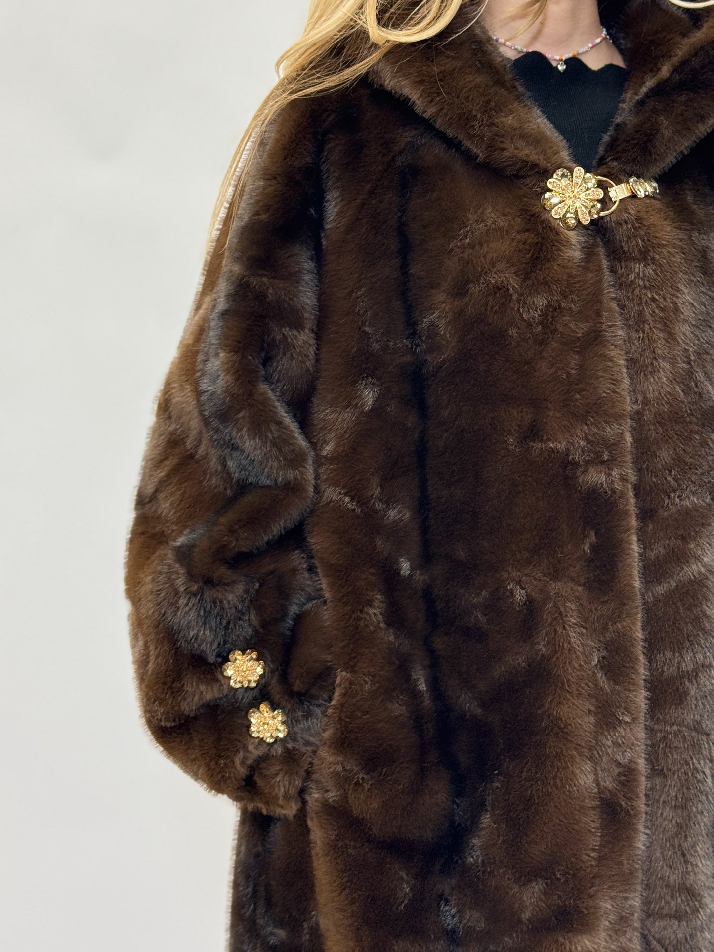 Pelliccia synthétique premium avec fermetures bijoux