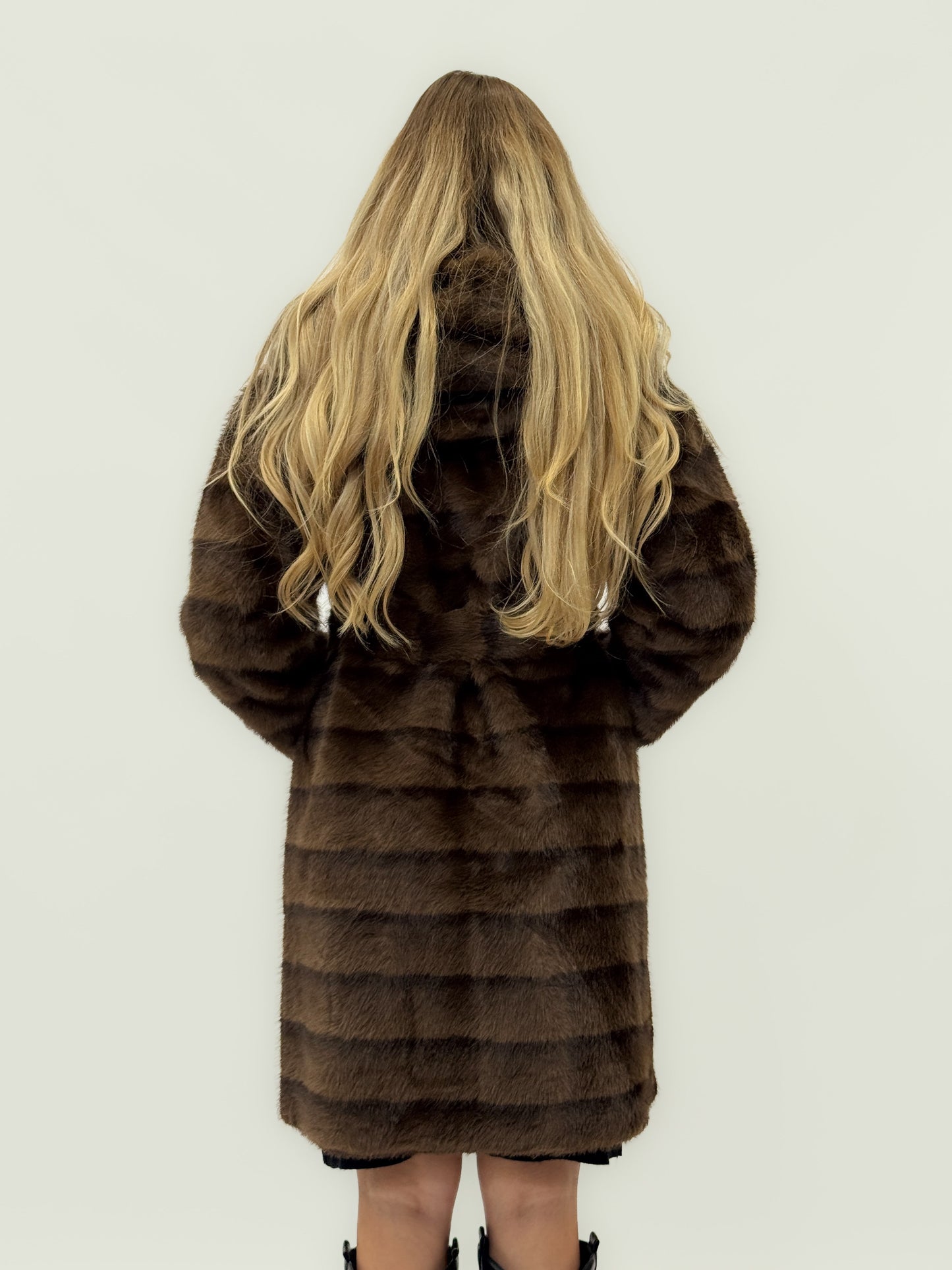 Manteau Long en Éco-fourrure Marron avec Ceinture