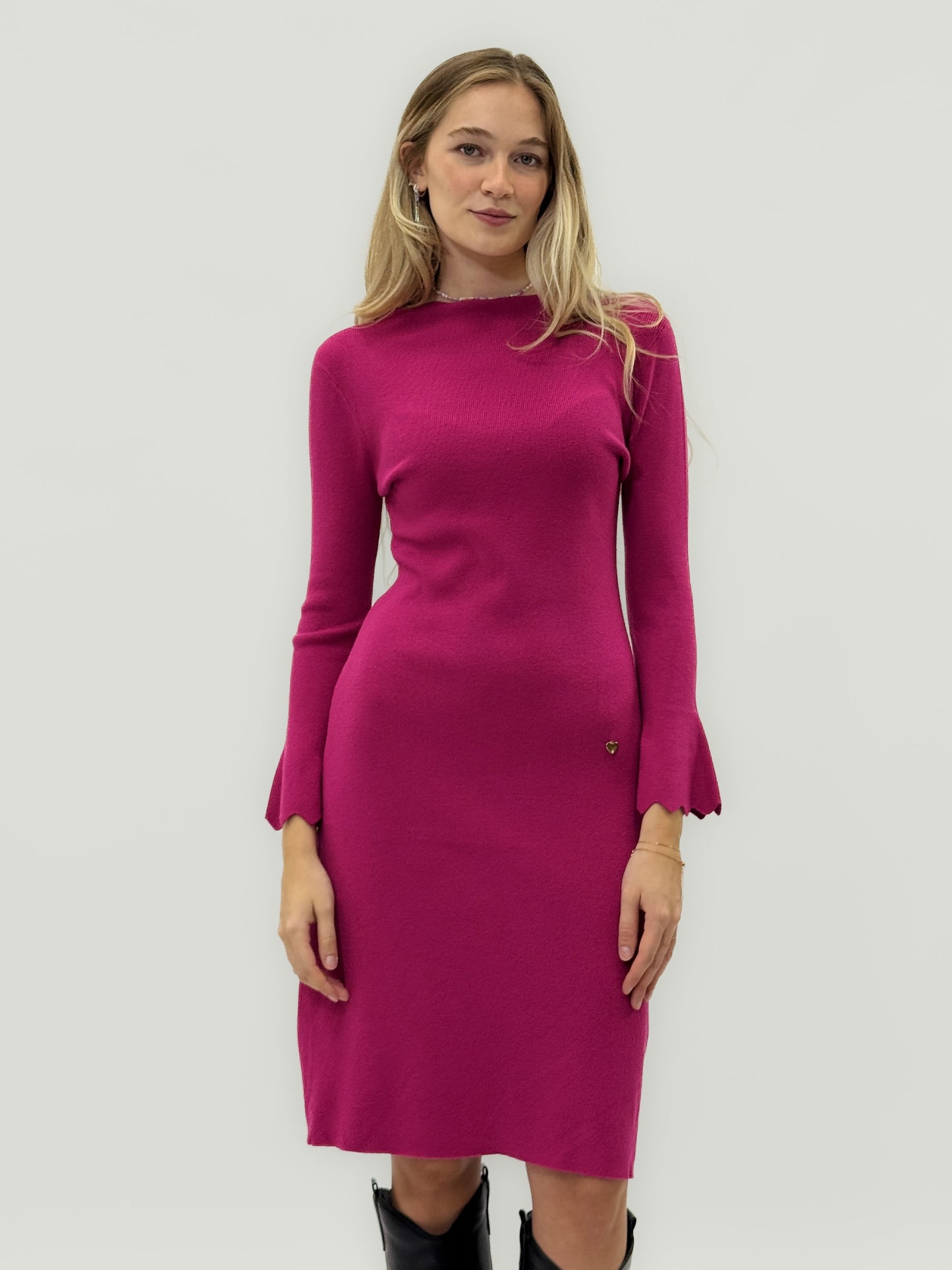 Robe midi en maille avec manches évasées