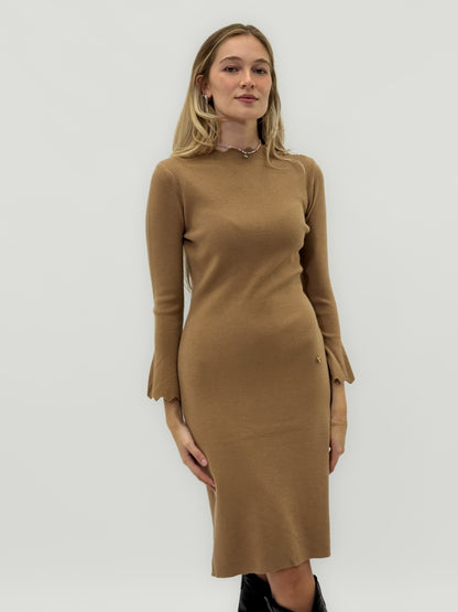 Robe midi en maille avec manches évasées