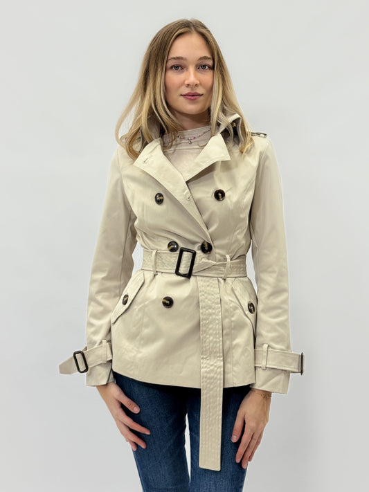 Trench court avec ceinture