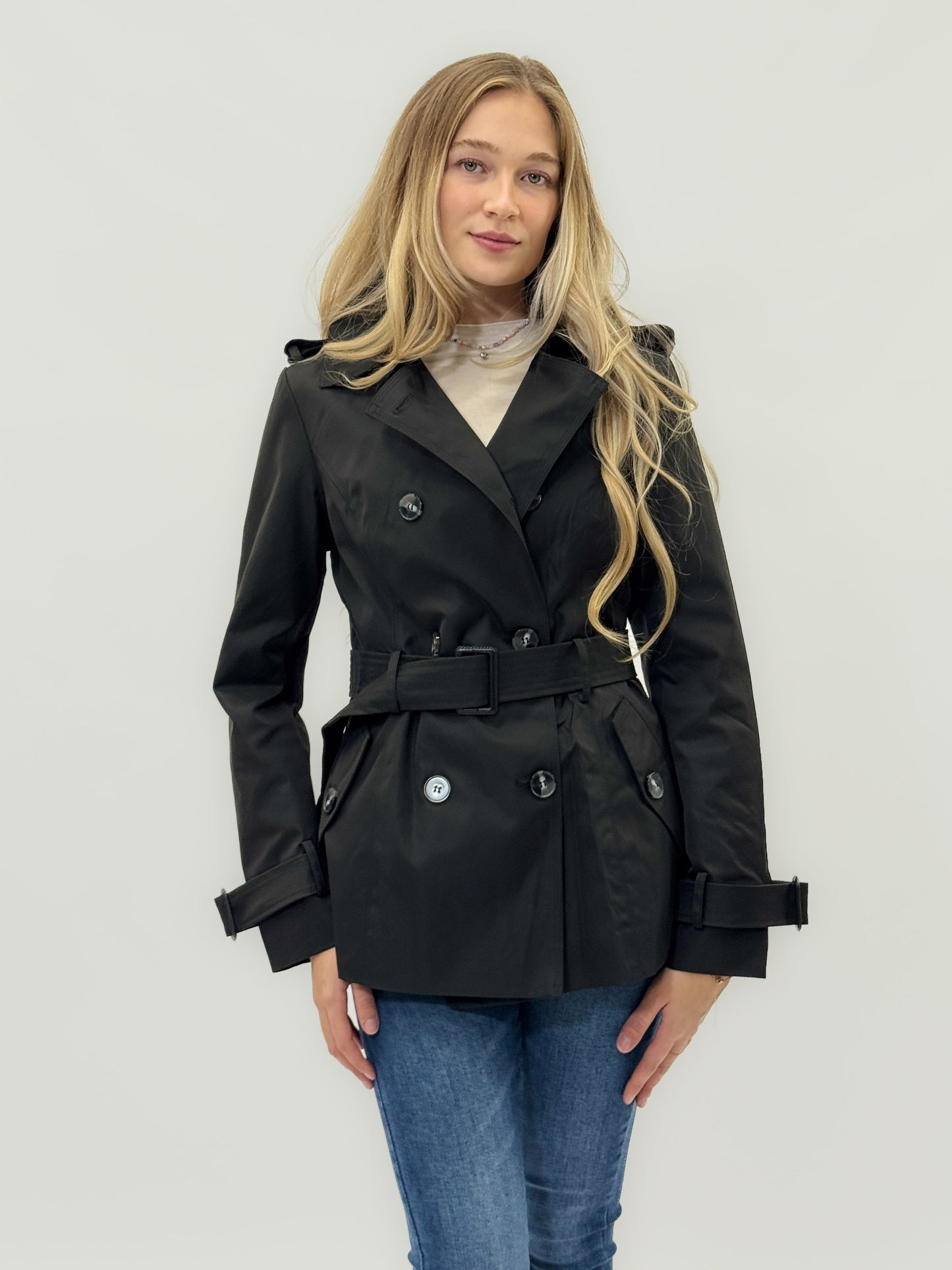 Trench court avec ceinture