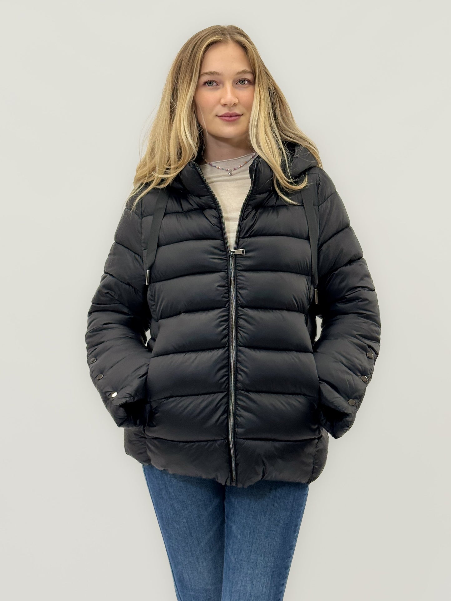 Doudoune matelassée avec capuche et fermeture éclair