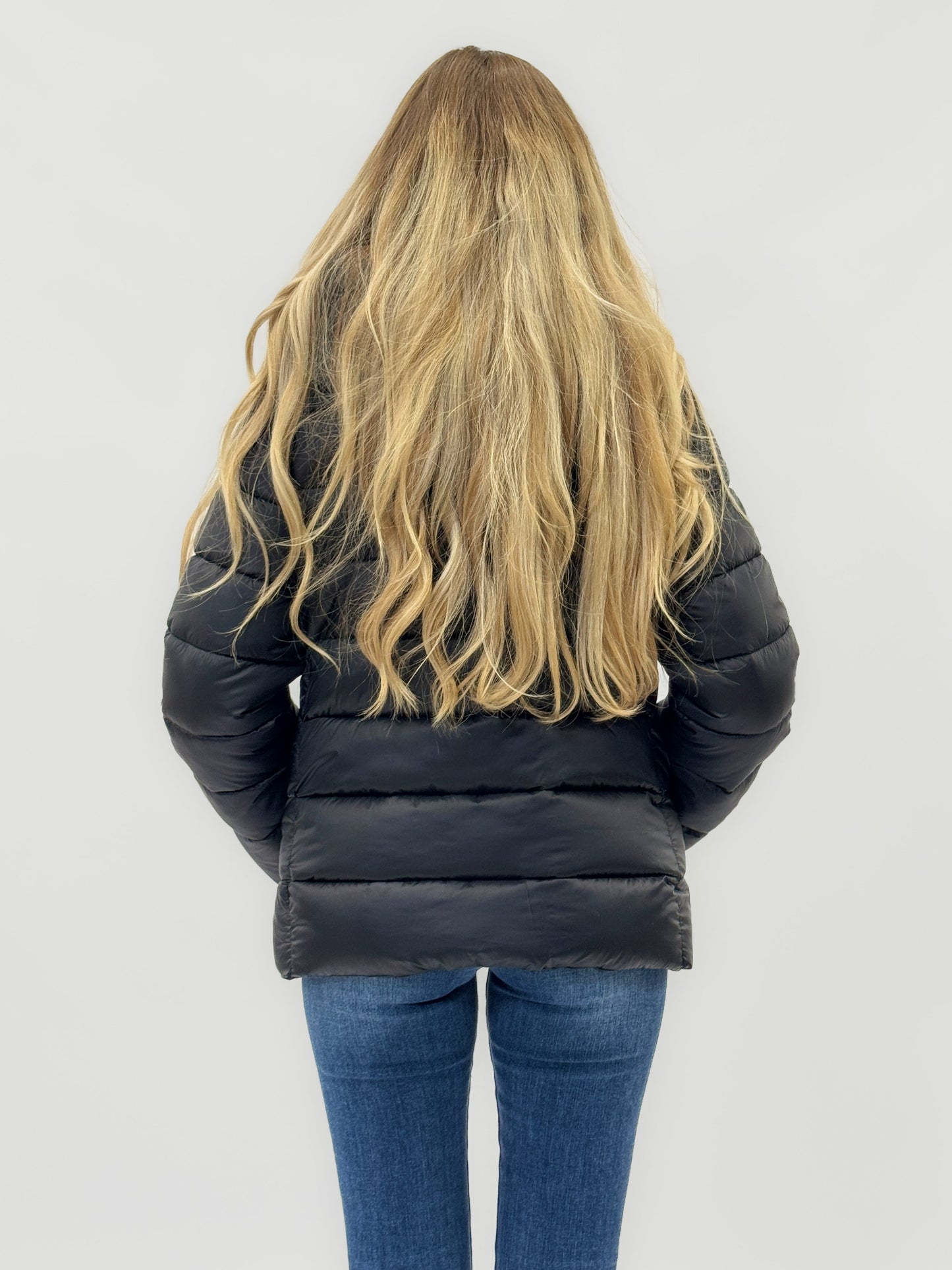 Doudoune matelassée avec capuche et fermeture éclair