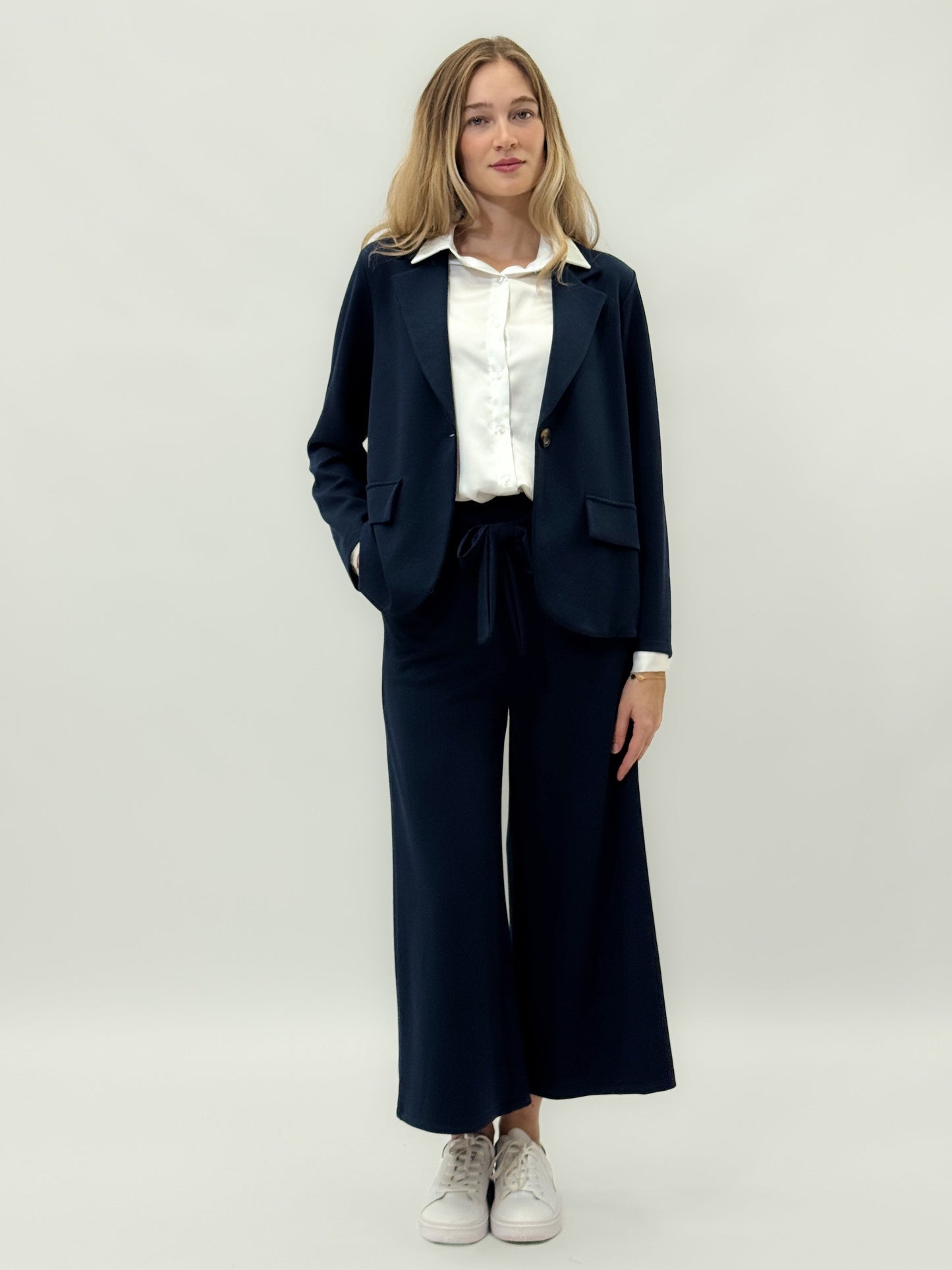 Pantalons palazzo avec ceinture à la taille