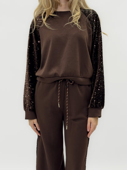 Complet avec des inserts de sequins