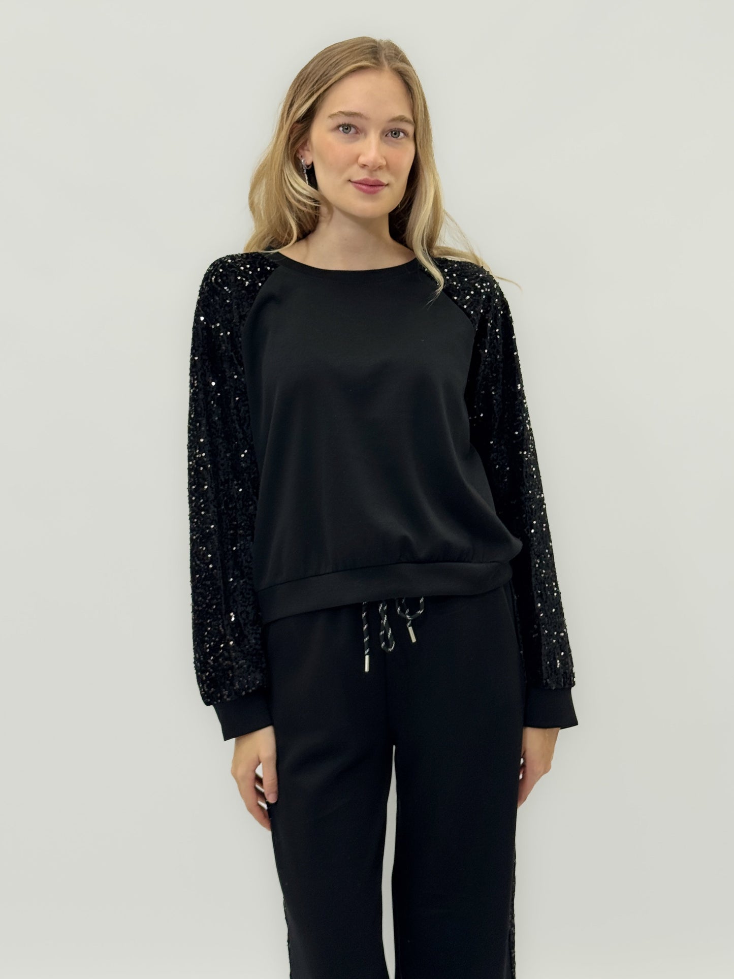 Complet avec des inserts de sequins