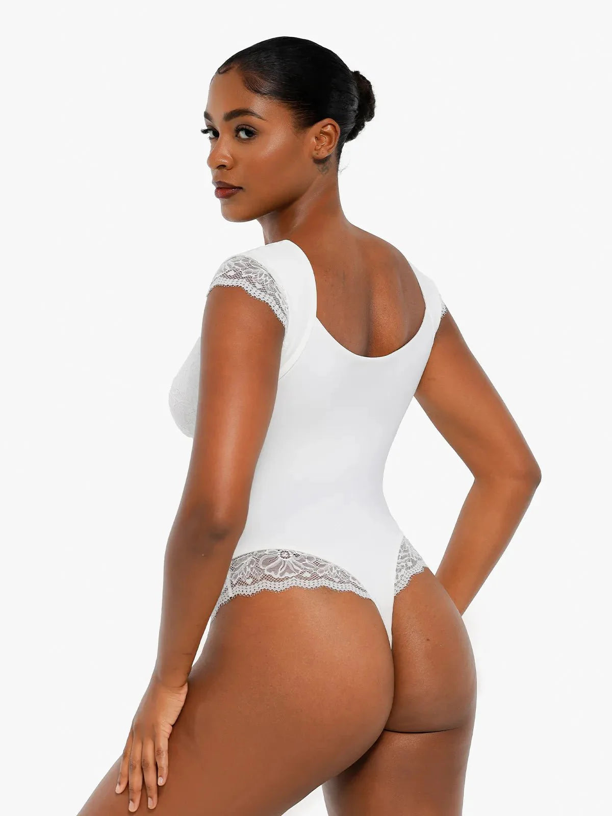 Body sculptant à manches courtes en dentelle amincissant
