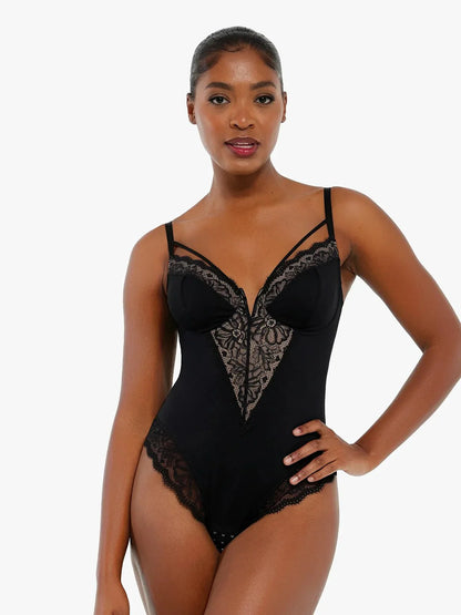 Body en dentelle avec contrôle du ventre et bretelles