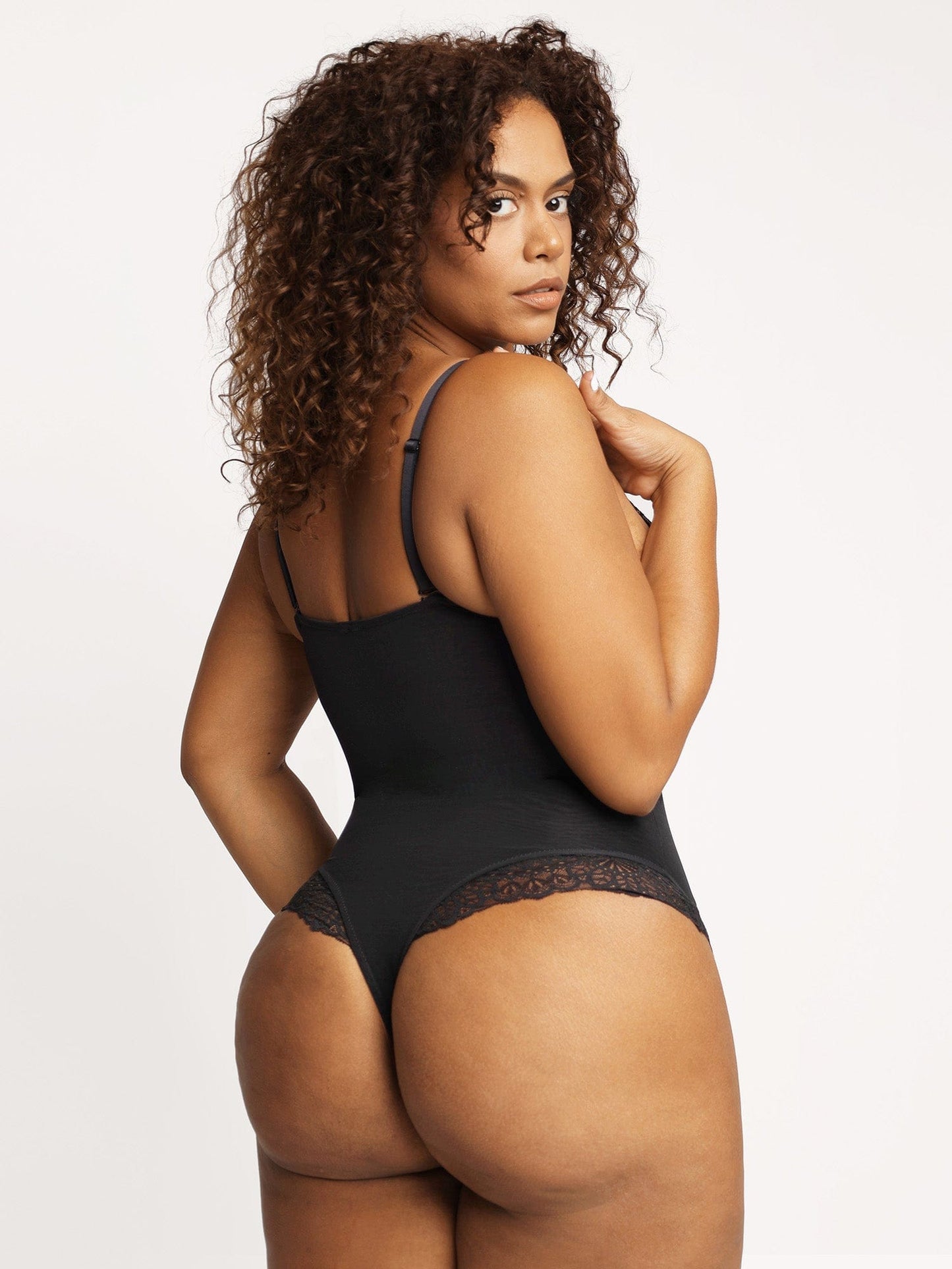Body en Dentelle à Encolure Profonde en V ou Jupes en Similicuir
