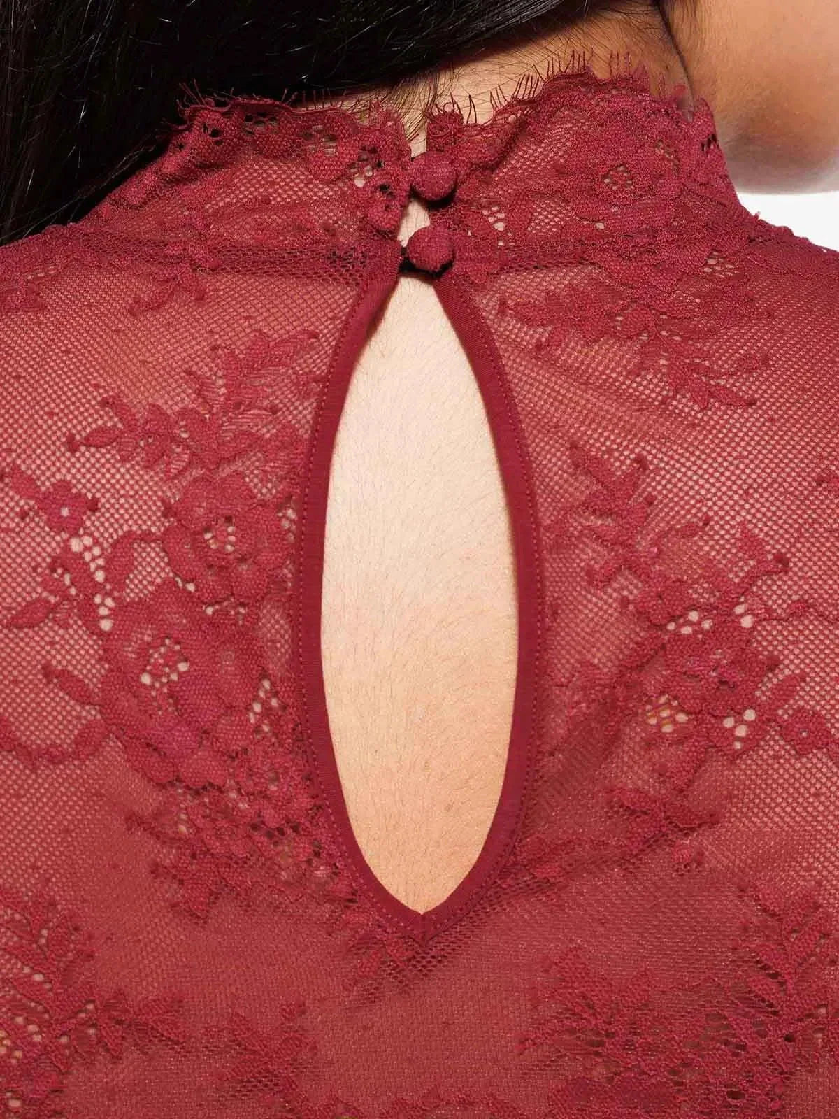 Robe Sculptante en Dentelle 2-en-1