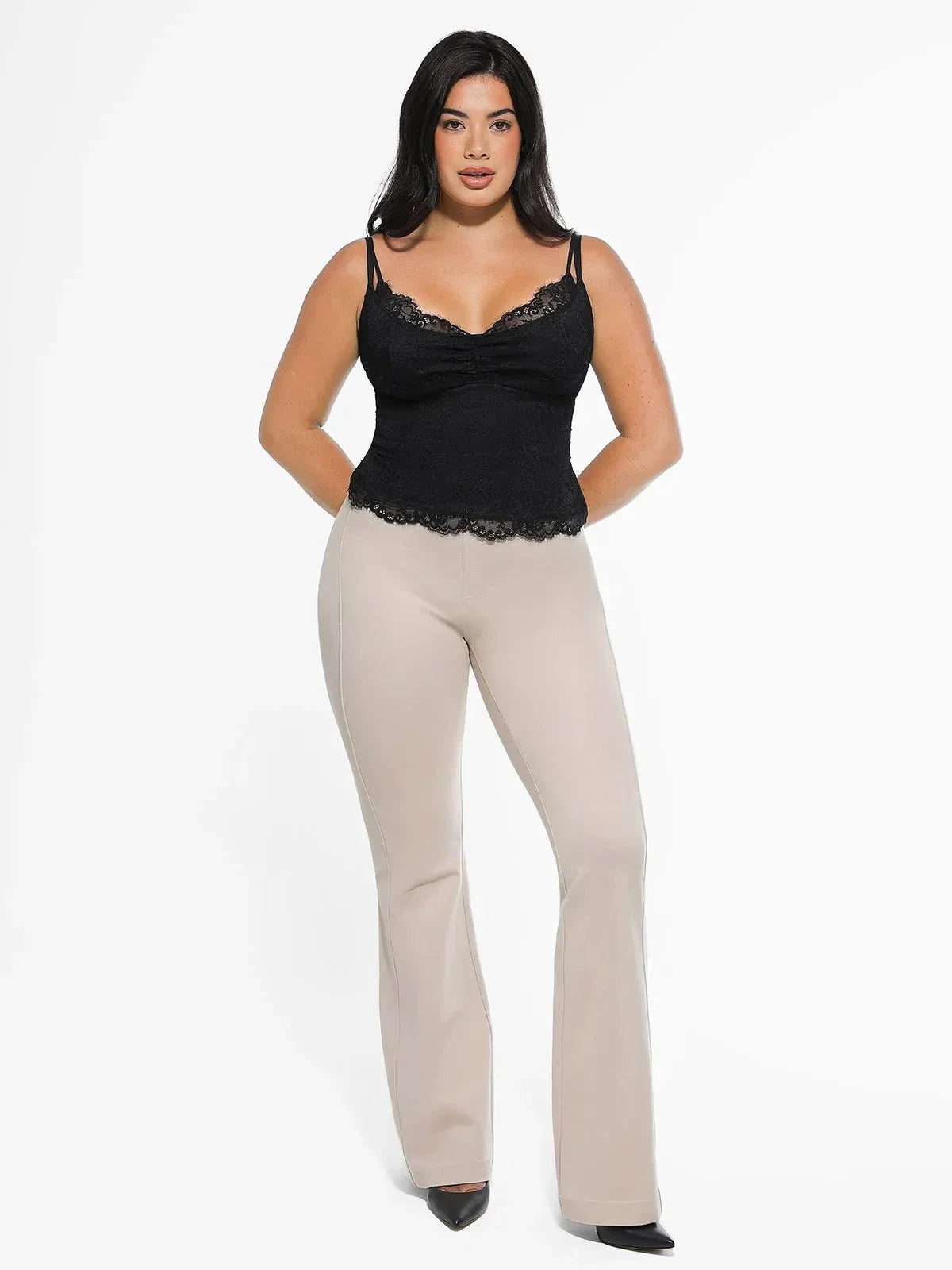 Camisole de Contournement en Dentelle
