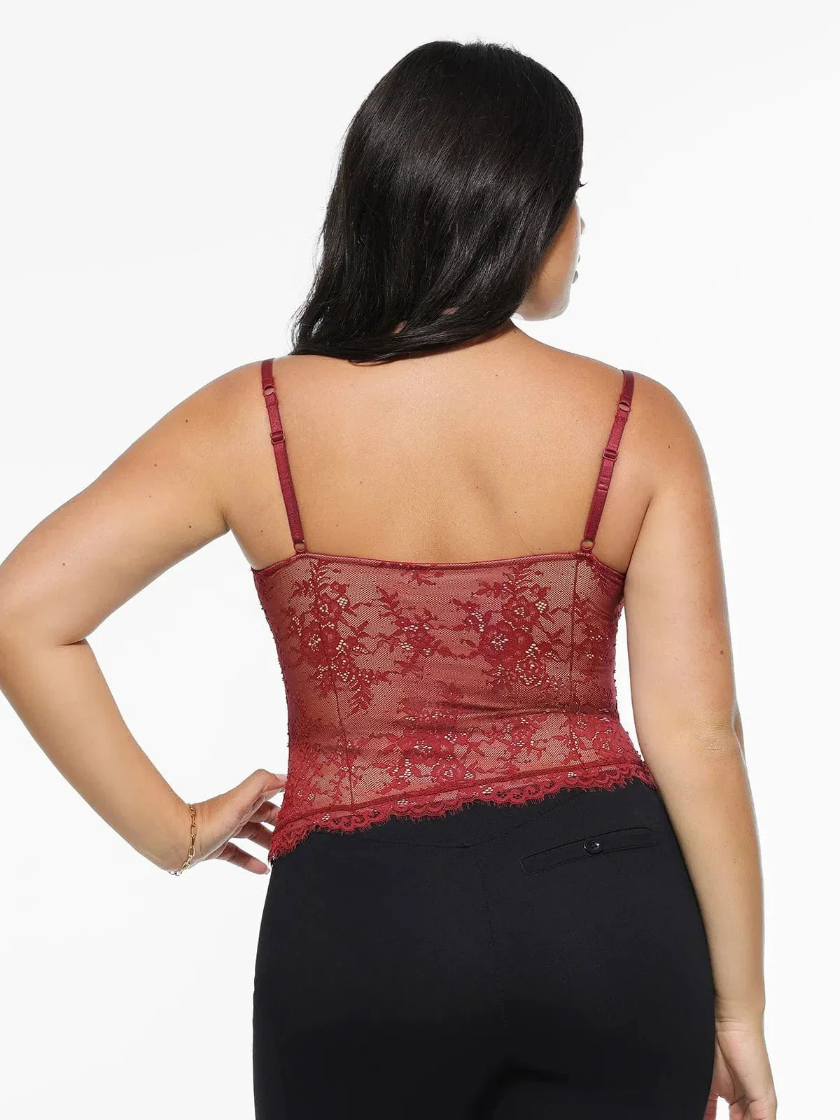 Camisole de Contournement en Dentelle