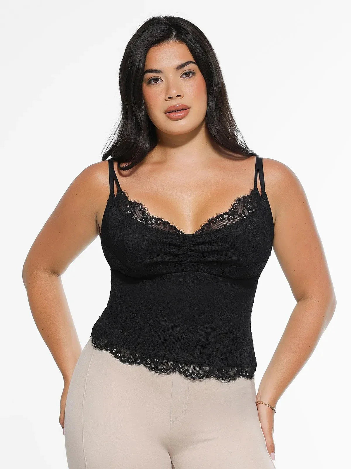 Camisole de Contournement en Dentelle