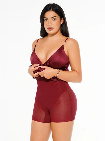 Robe Maxi Satinée à Décolleté Profond en V avec Fente Avant