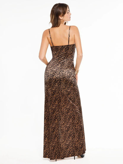 Robe Maxi Satinée à Décolleté Profond en V avec Fente Avant