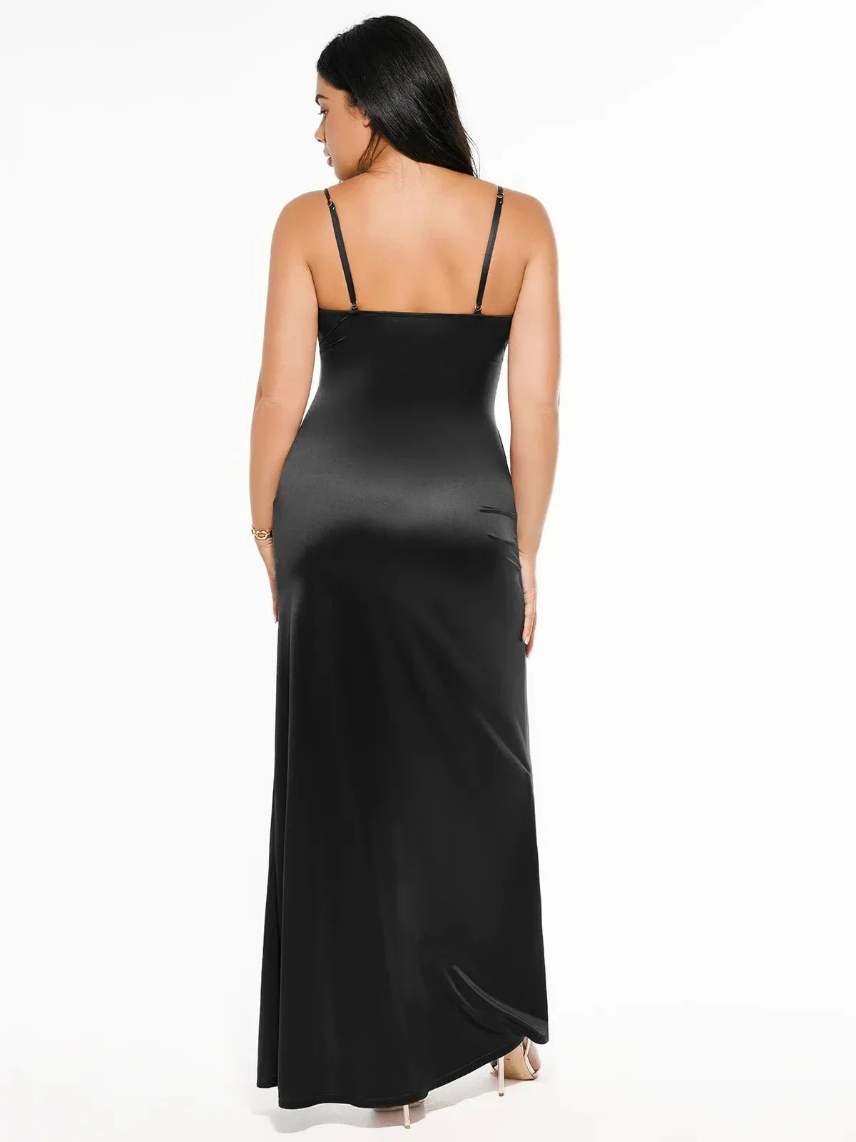 Robe Maxi Satinée à Décolleté Profond en V avec Fente Avant