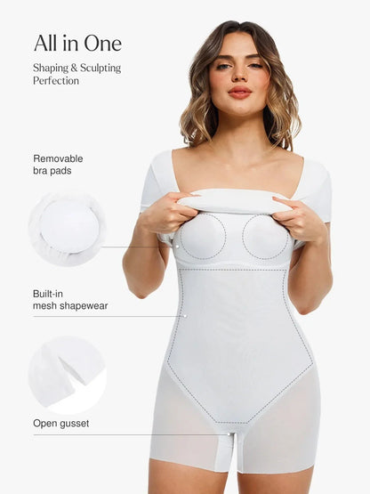 Robe Mini A-Ligne Sculptante à Col Carré