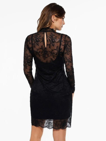 Robe Sculptante en Dentelle 2-en-1