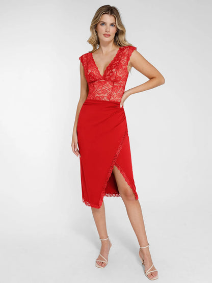 Body sculptant en dentelle ou jupe midi ou boléro