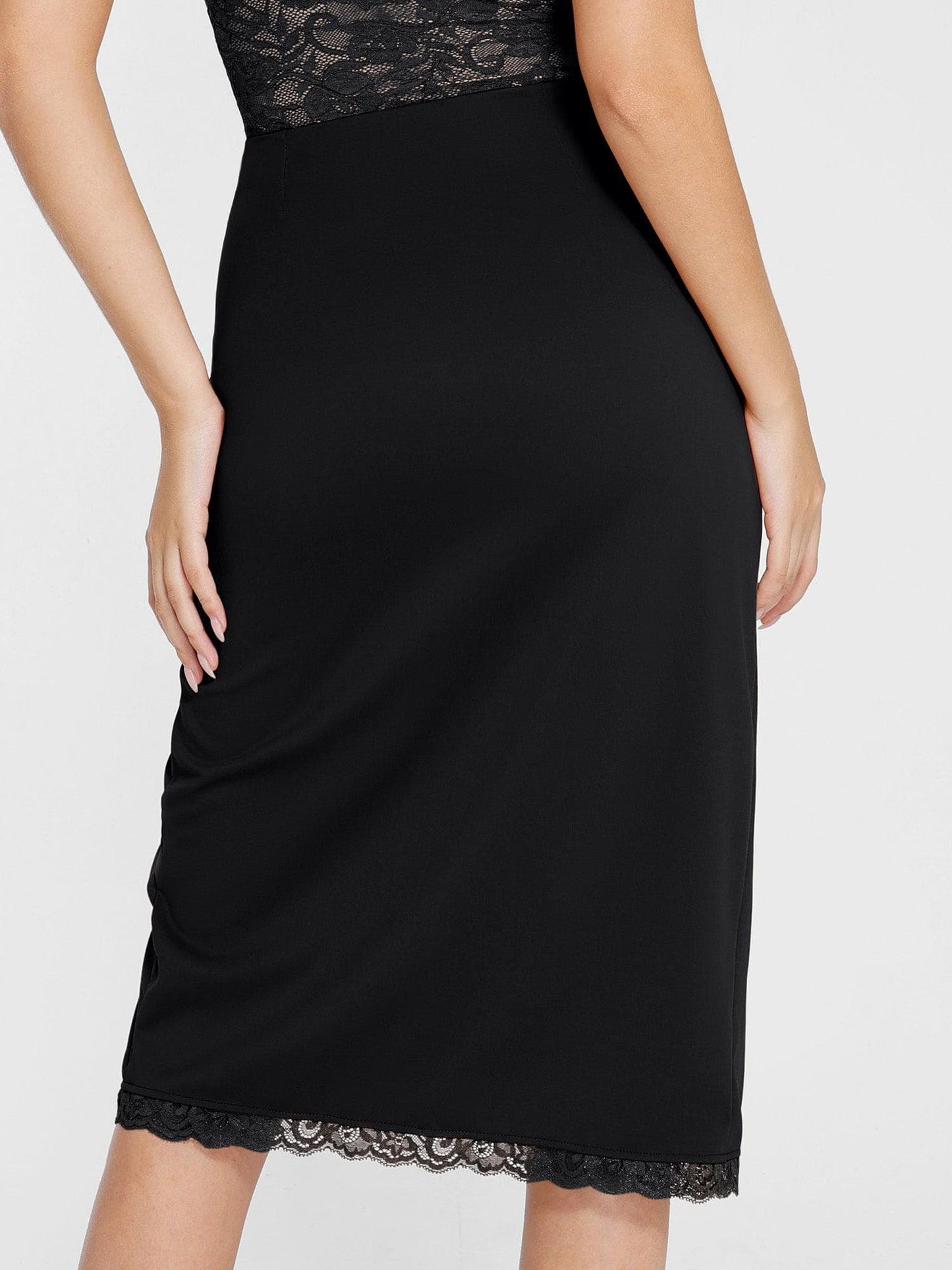 Soutien-gorge en dentelle shapewear ou jupe midi amincissante