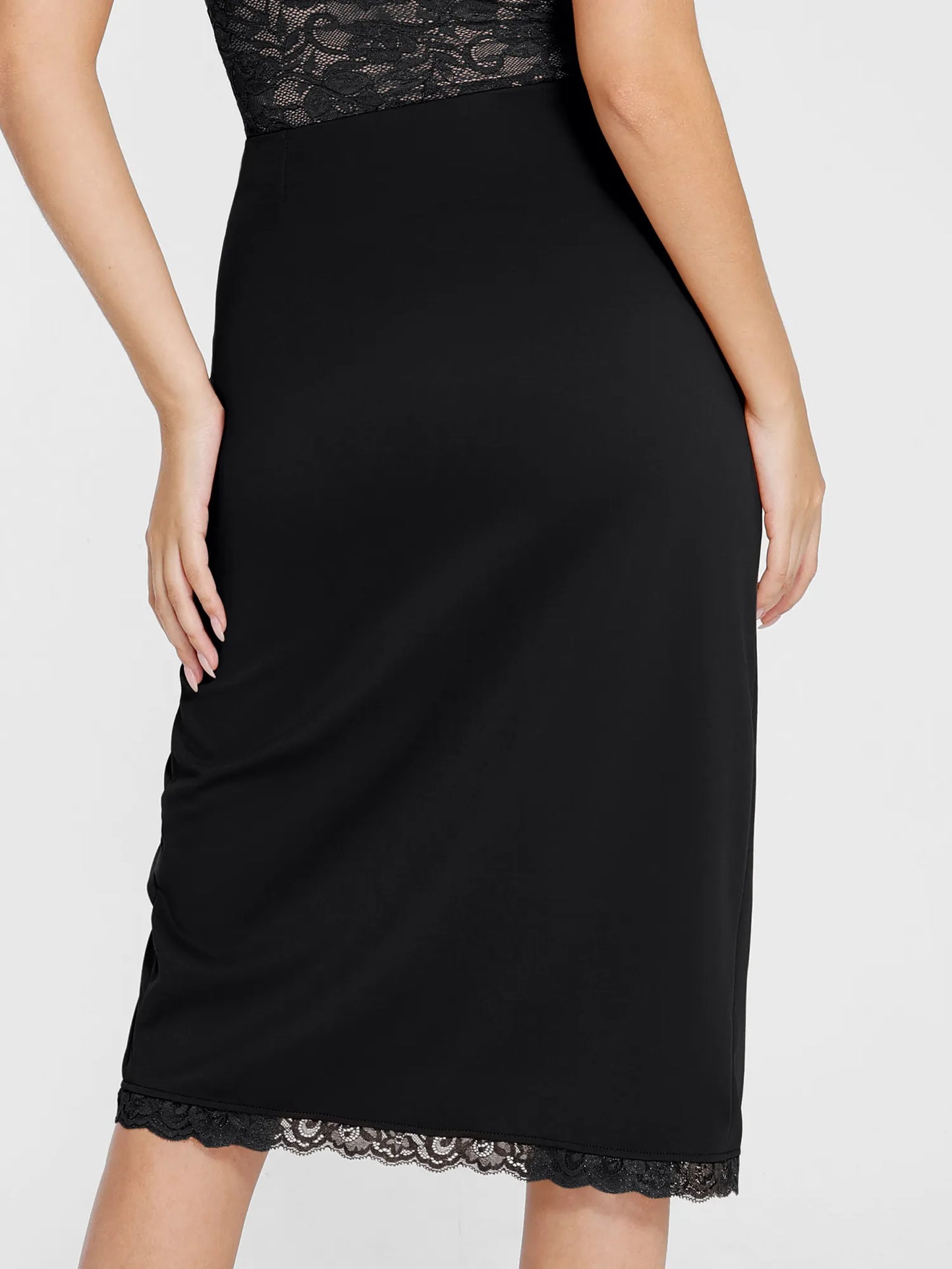 Jupe Midi Enveloppante Sculptante avec Dentelle